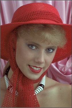 A face of a girl, [kodimg04.png](/kod-exempel/cimage_/webroot/img/kodim04.png), from The Kodak Colorset.
