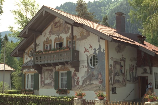 A house, [kodimg24.png](/kod-exempel/cimage_/webroot/img/kodim24.png), from The Kodak Colorset.