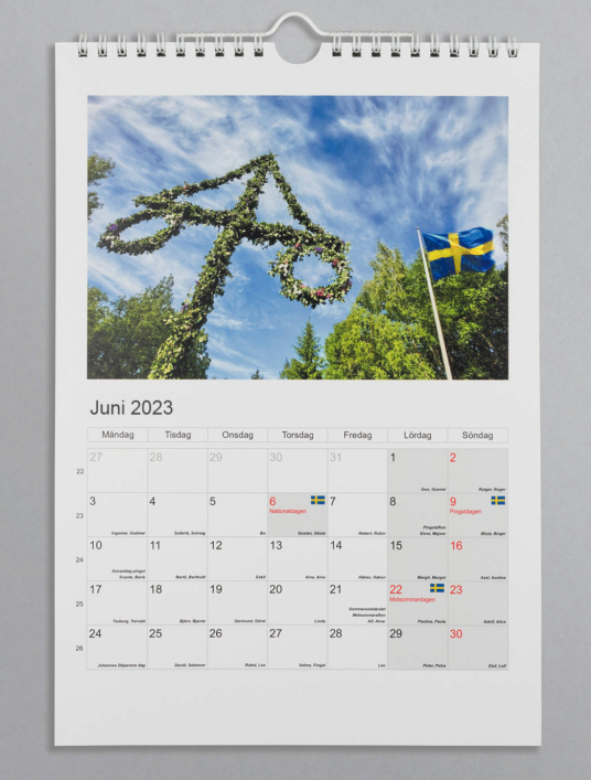 En fotokalender i form av en årsalmanacka.